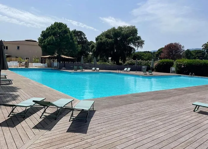 Tamaricciu Di Cala Rossa * Lecci